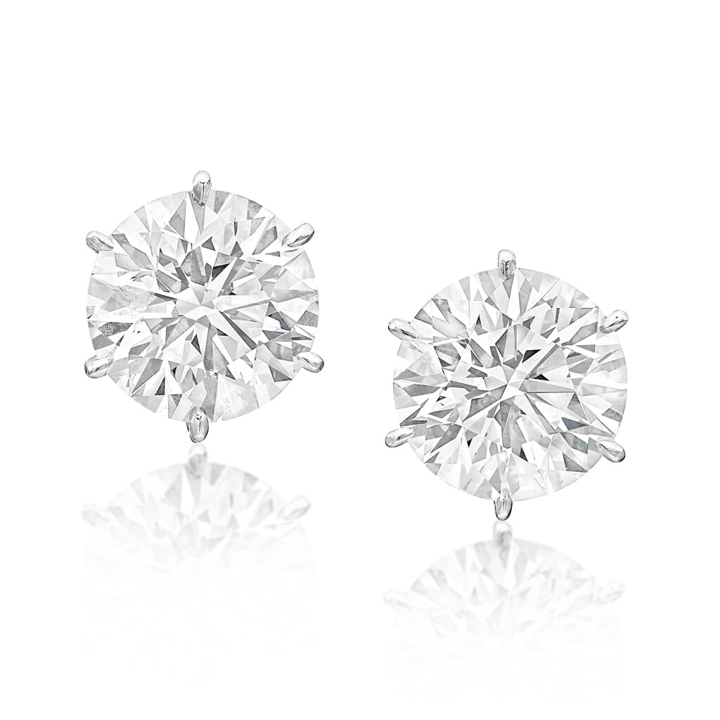 View full screen - View 1 of Lot 2727. Pair of Diamond Ear Studs | 4.09 及 4.02克拉 圓形 E 及 F 色 鑽石 耳環一對.
