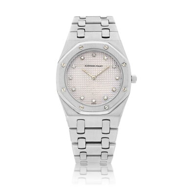 View full screen - View 1 of Lot 8733. Royal Oak | A stainless steel and diamond-set bracelet watch, Circa 2000 | 愛彼 | 皇家橡樹系列 精鋼鑲鑽石鏈帶腕錶,約2000年製.