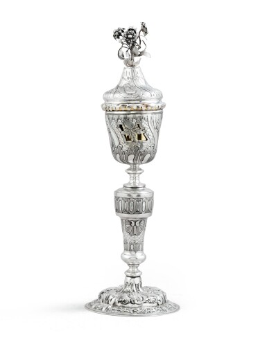 View full screen - View 1 of Lot 117. A large Italian covered parcel-gilt silver probably kiddush cup, only stamped with control mark circa 1820, probably circa 1750 | Grande coupe couverte probablement à kiddush en argent et vermeil, uniquement insculpé d'un poinçon de contrôle vers 1820, Italie, probablement vers 1750.