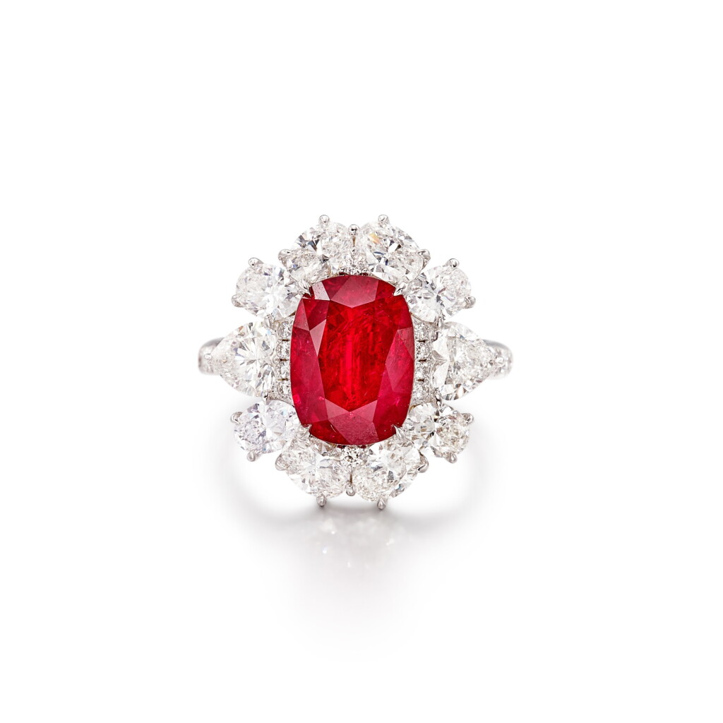 View full screen - View 1 of Lot 1722. Ruby and Diamond Ring | 5.03克拉 天然「坦尚尼亞」紅寶石 配 鑽石 戒指.