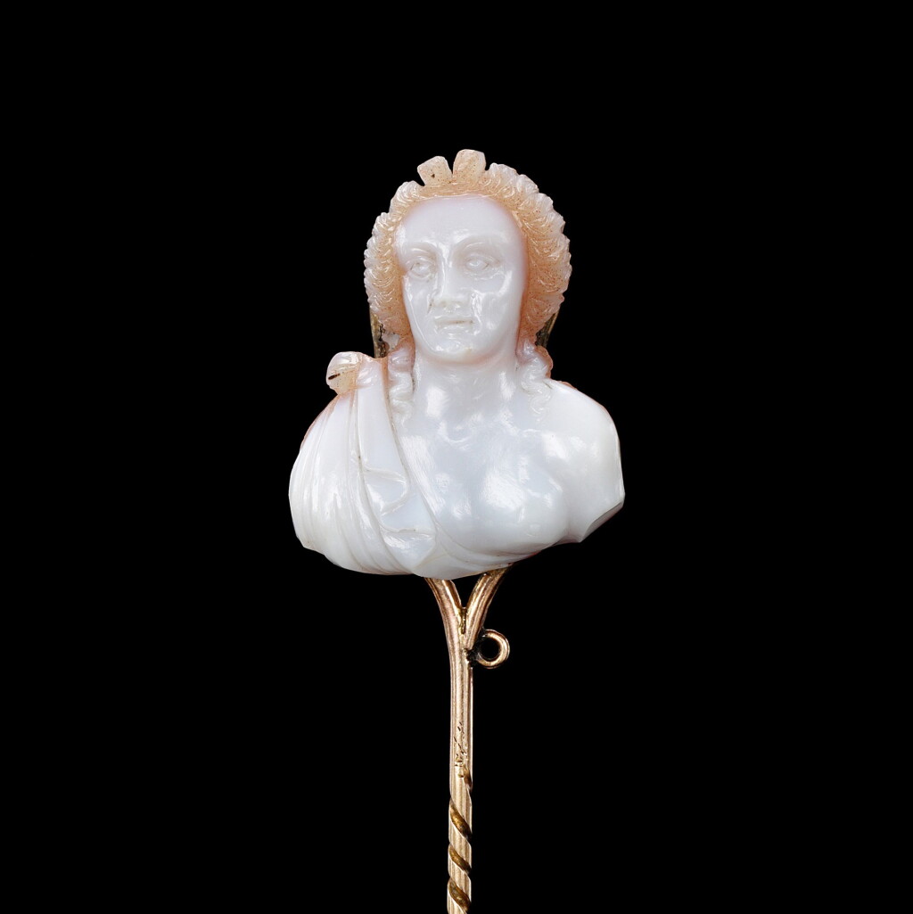 View full screen - View 1 of Lot 263. Cameo with the bust of a woman.