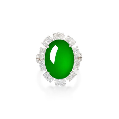 View full screen - View 1 of Lot 1649. JADEITE AND DIAMOND RING | 天然翡翠 配 鑽石 戒指.