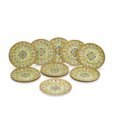 View full screen - View 1 of Lot 386. Twelve yellow-ground famille-rose dishes, Marks and period of Guangxu | 清光緒 黃地粉彩「萬壽無疆」盤《大清光緒年製》款 一組十二件.