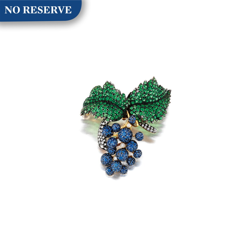 View full screen - View 1 of Lot 1711. SAPPHIRE, GARNET AND DIAMOND BROOCH 藍寶石 配 石榴石 及 鑽石 別針.