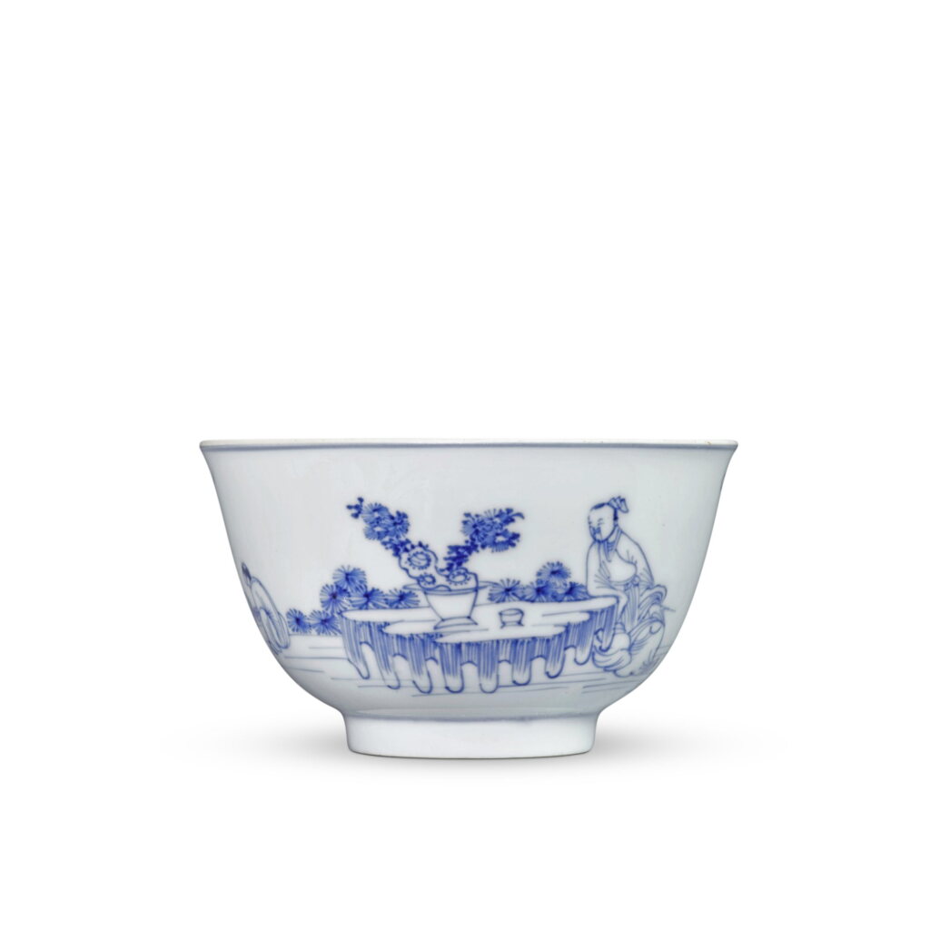 View full screen - View 1 of Lot 404. A blue and white 'scholar' cup, Qing dynasty, Kangxi period | 清康熙 青花高士圖盃.