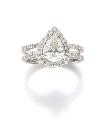 View full screen - View 1 of Lot 135. DIAMOND RING.