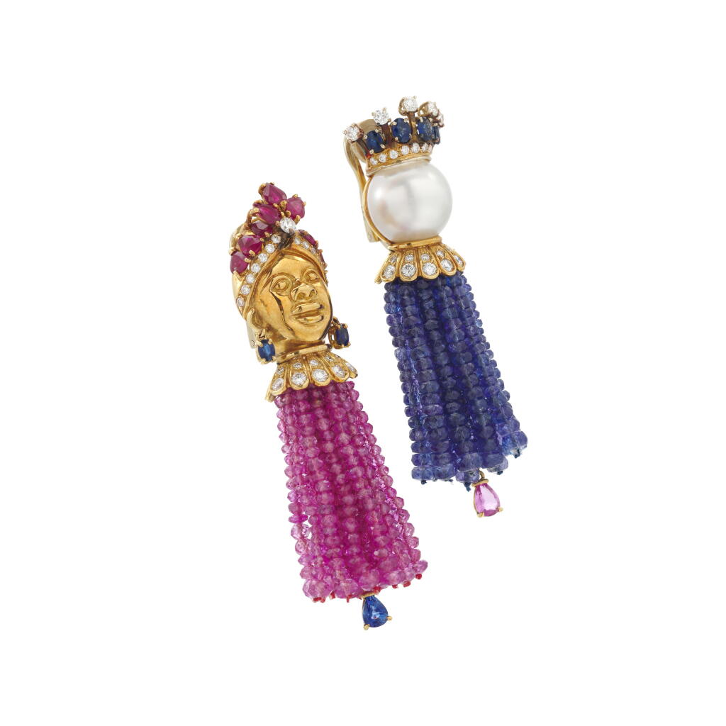 View full screen - View 1 of Lot 117. Gem set pendant pair of ear clips | Paio di orecchini pendenti gem set .