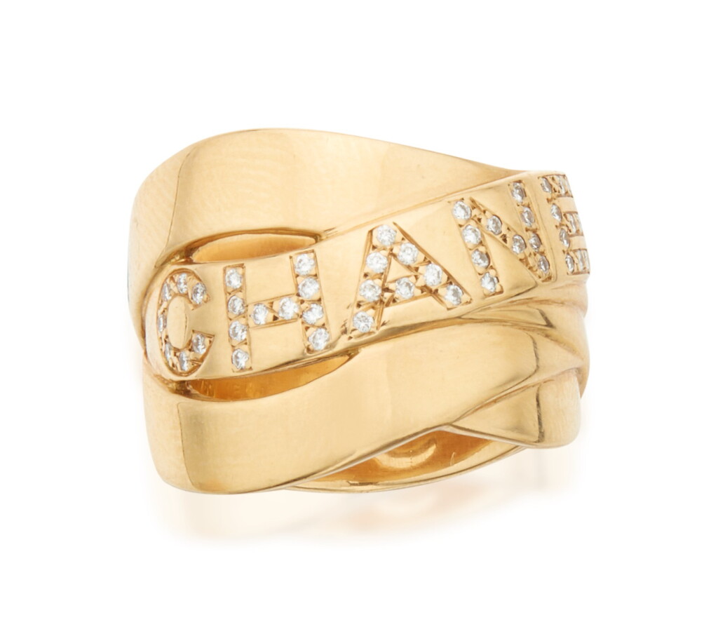 Voir en plein écran - Voir 1 du lot 5. GOLD AND DIAMOND 'BOLDUC' RING, CHANEL.