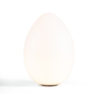 View full screen - View 1 of Lot 45. Lampe Uovo, le modèle créé en 1972.