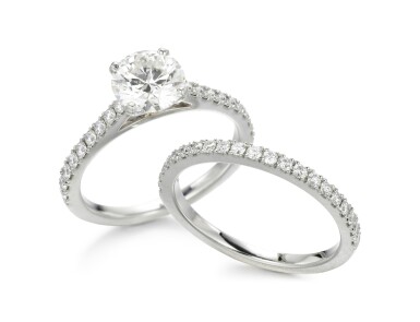View full screen - View 1 of Lot 37. DIAMOND RING AND DIAMOND ETERNITY RING, DE BEERS.