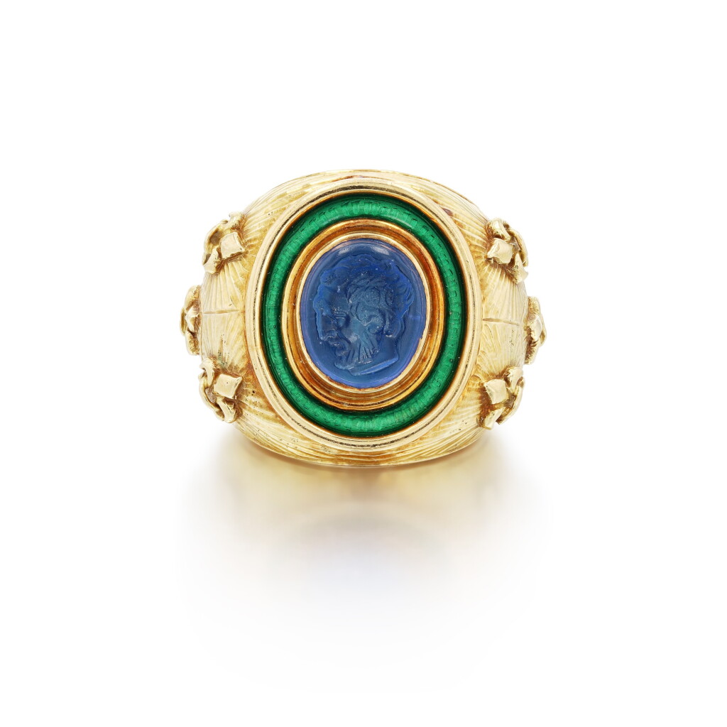 View full screen - View 1 of Lot 58. Enamel and gold ring | Bague émail et or Elizabeth Gage.