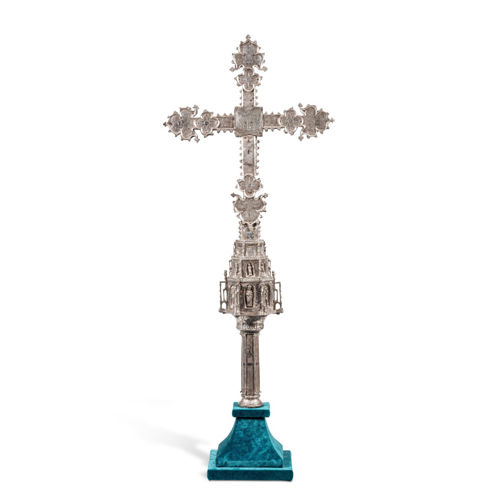 View full screen - View 1 of Lot 138. A silver processional cross, probably 15th century Catalonia | Croix de procession plaquée en argent, très probablement Catalogne XVe siècle .