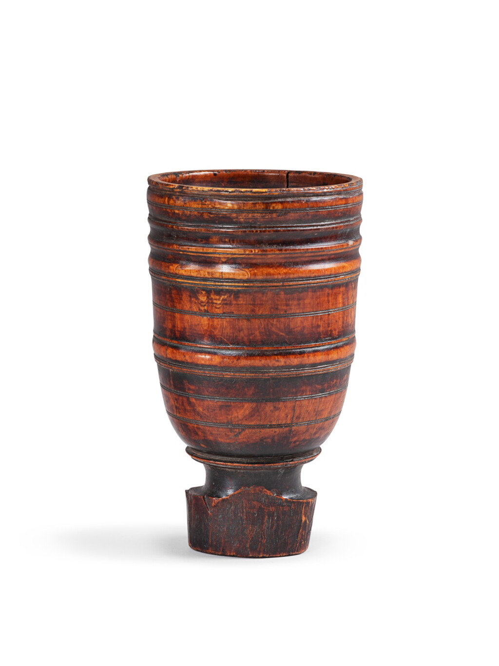 View full screen - View 1 of Lot 32. An Apothecary's ivory mortar and pestle, Indo-Portuguese, probably Goa, 17th century | Grand mortier d'Apothicaire et son pilon en ivoire sculpté, tourné et annelé, Indo-Portugais, probalement Goa, XVIIe siècle..