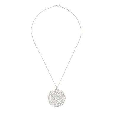 View full screen - View 1 of Lot 709. Pendentif diamants | Diamond pendant.