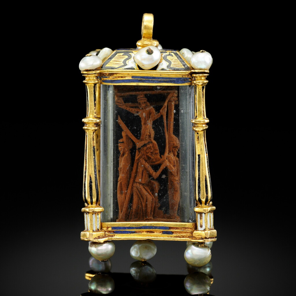 View full screen - View 1 of Lot 3. Spanish and Mexican, circa 1600 | Tabernacle Jewel in the form of a Lantern with micro carvings depicting scenes from the Passion of Christ: Christ carrying the Cross; the Flagellation; the Crucifixion; and the Resurrection.