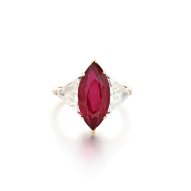 View full screen - View 1 of Lot 100. Bague rubis et diamants | Ruby and diamond ring.
