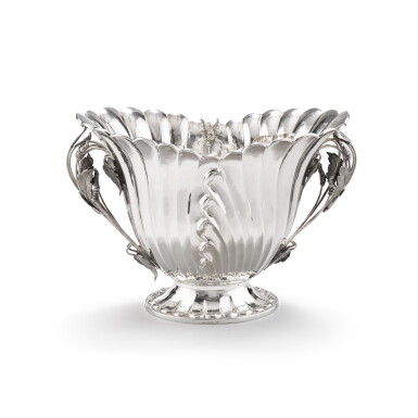 View full screen - View 1 of Lot 50. An Italian large silver wine-cooler for two bottles, Buccellati, Milan, circa 1980 | Grand seau à rafraîchir pour deux bouteilles en argent par Buccellati, Milan, vers 1980.