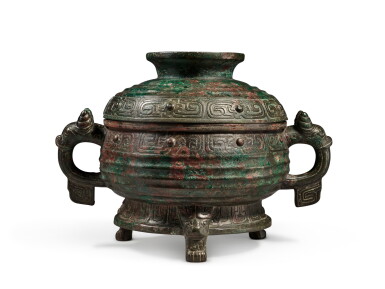 View full screen - View 1 of Lot 33. An archaic bronze ritual food vessel and cover (Gui), Western Zhou dynasty | 西周 朿簋.