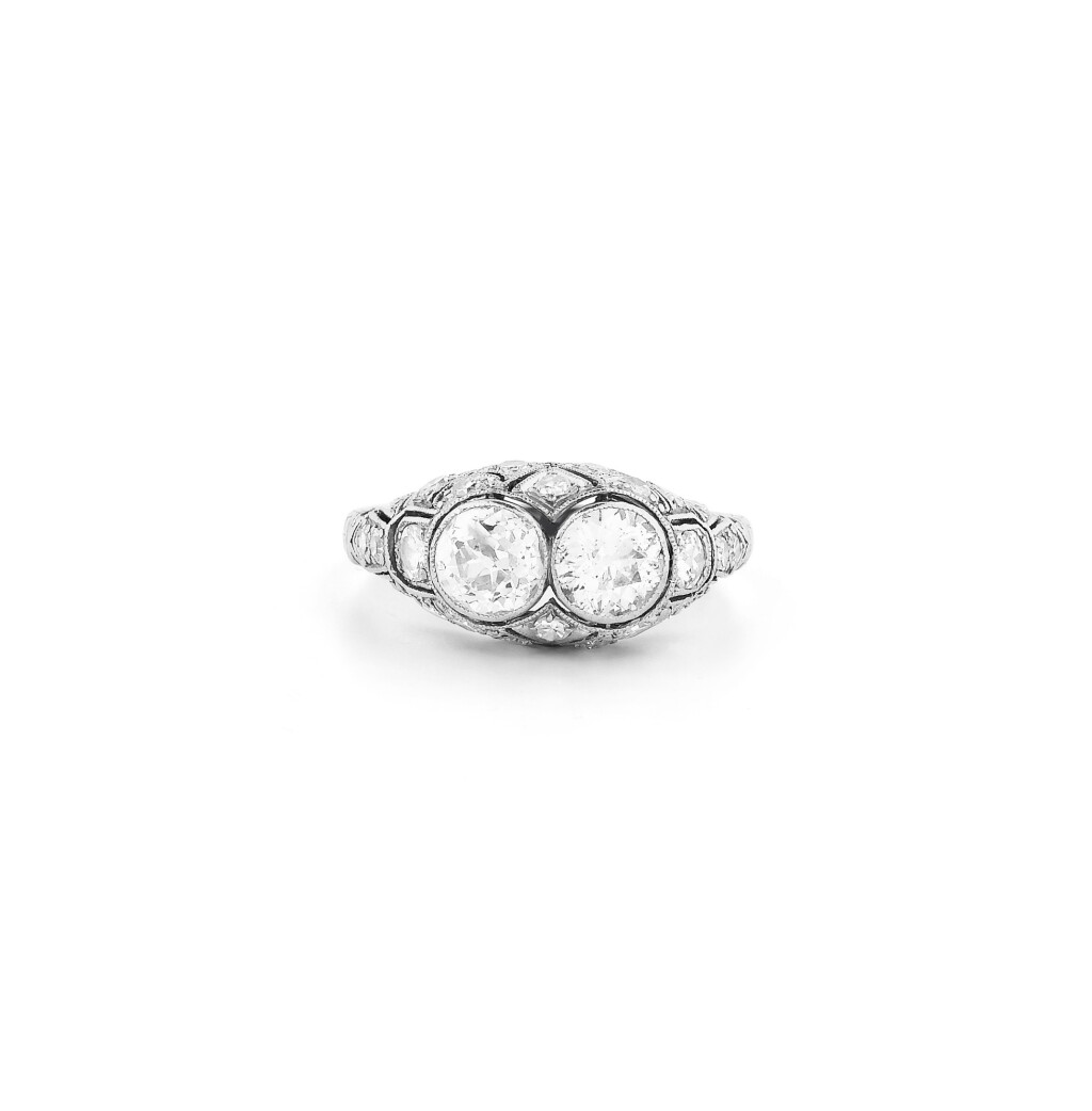 View full screen - View 1 of Lot 14. Bague diamants | Diamond ring.