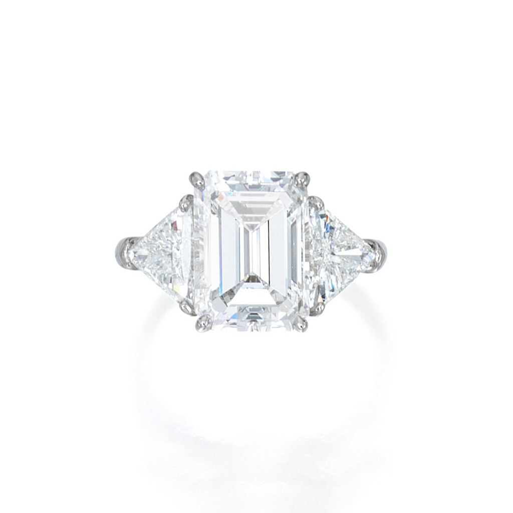 View full screen - View 1 of Lot 7. Diamond Ring.