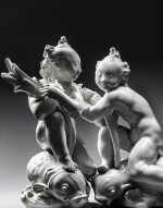 Neuf putti en porcelaine blanche de la manufacture de Berlin (K.P.M) du centre de table 'Geburt der Schönheit', après 1945