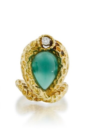 View full screen - View 1 of Lot 294. Mauboussin | Bague Chrysoprase et diamant | Chrysoprase and diamond ring .