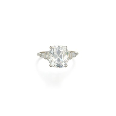 View full screen - View 1 of Lot 397. Diamond Ring.