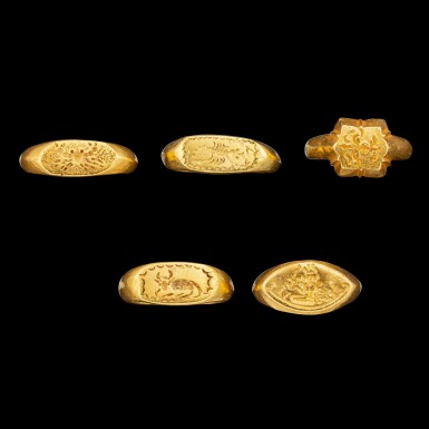 View full screen - View 1 of Lot 1110. A group of five gold rings | 九至十一世紀 驃國 金戒指四枚 及 八至十世紀 印尼中爪哇 戒指四枚一枚.