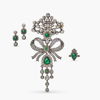 View full screen - View 1 of Lot 1705. Antique Emerald and Diamond Devant-de-Corsage, and a Pair of Earrings and a Ring | 古董 祖母綠 配 鑽石 胸針 配 耳環一對 及 戒指一枚.
