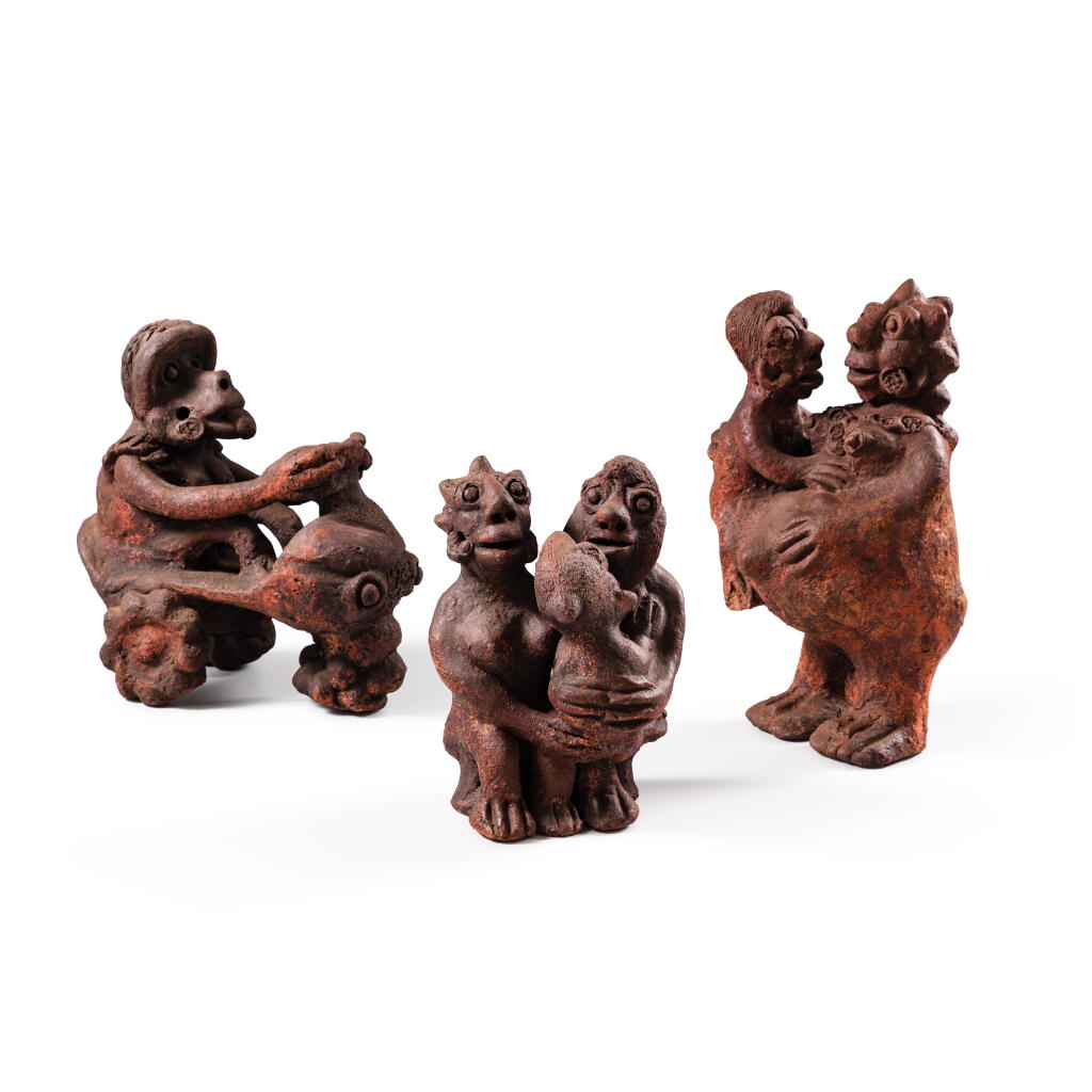 Voir en plein écran - Voir 1 du lot 67. A Set Of Three Sculptures .
