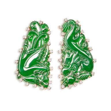 View full screen - View 1 of Lot 568. Pair of Jadeite Dragon and Phoenix and Diamond Brooches | 天然翡翠雕「龍鳳」配 鑽石 胸針一對.