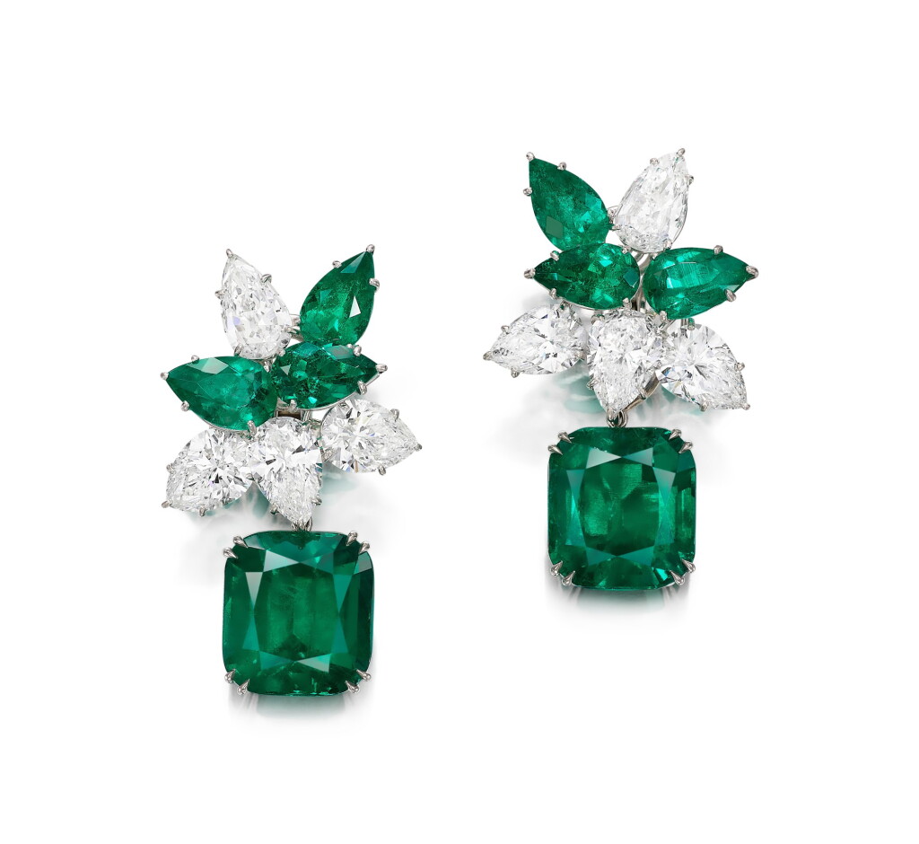 View full screen - View 1 of Lot 1821. Pair of Emerald and Diamond Pendent Earrings | 16.63 及 15.03 克拉「哥倫比亞」祖母綠 配 鑽石 耳墜一對.