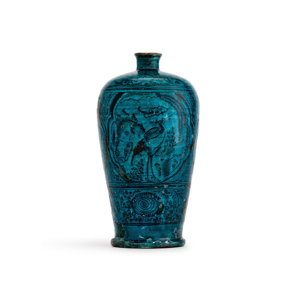 View full screen - View 1 of Lot 40. A Cizhou turquoise-glazed meiping, Ming dynasty, 16th century | 明十六世紀 磁州窰孔雀綠釉人物仙鶴圖梅瓶.