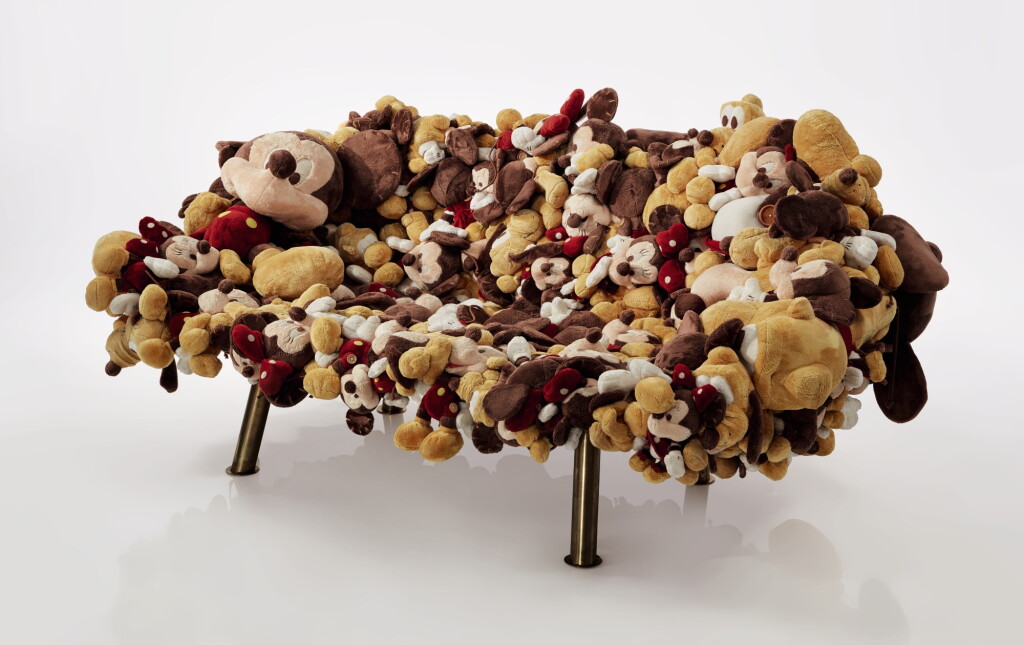 Voir en plein écran - Voir 1 du lot 337. FERNANDO CAMPANA AND HUMBERTO CAMPANA | "CARTOON" SOFA.