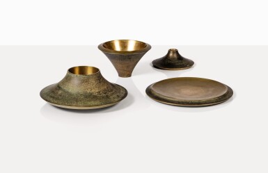 View full screen - View 1 of Lot 44. Trois vases et une coupe.