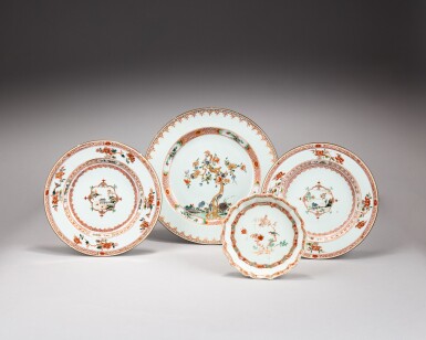 View full screen - View 1 of Lot 36. A group of four Chinese export gilt-decorated famille-verte dishes, Qing dynasty, Kangxi period | 清康熙 五彩描金盤一組四件.
