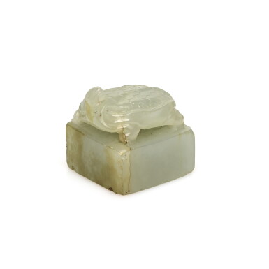 View full screen - View 1 of Lot 223. A CELADON JADE 'TURTLE' SEAL, QING DYNASTY, 19TH CENTURY | 清十九世紀 龜鈕玉印.
