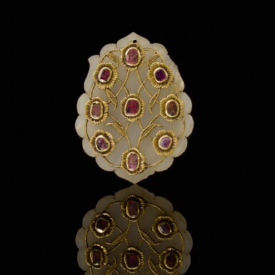 View full screen - View 1 of Lot 235. An Ottoman gem-set gold-inlaid jade pendant, Turkey, 16th century.
