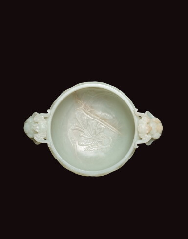 View full screen - View 1 of Lot 3886. A white jade 'lotus' marriage bowl, Qing dynasty, 18th century | 清十八世紀 白玉雙蝠活環耳蓮花奩.