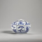 A Kakiemon style bowl and cover | Edo period, late 17th - early 18th century