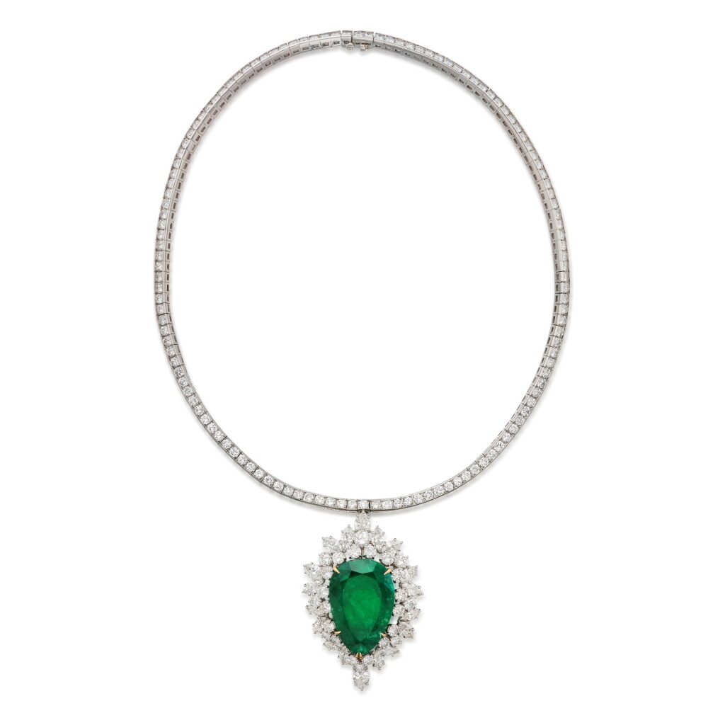 View full screen - View 1 of Lot 504. Emerald and Diamond Pendant-Necklace | 海瑞溫斯頓 | 祖母綠配鑽石吊墜項鏈.