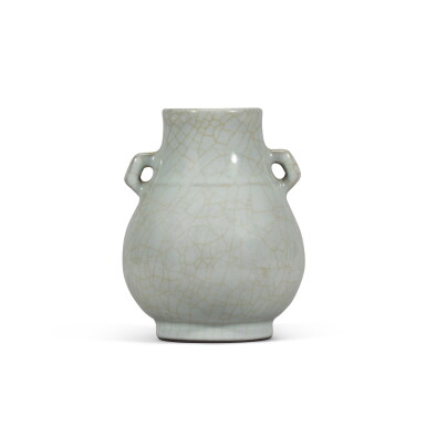 View full screen - View 1 of Lot 120. A small Guan-type jar, Qing dynasty, Yongzheng / Qianlong period | 清雍正 / 乾隆 仿官釉小罐.