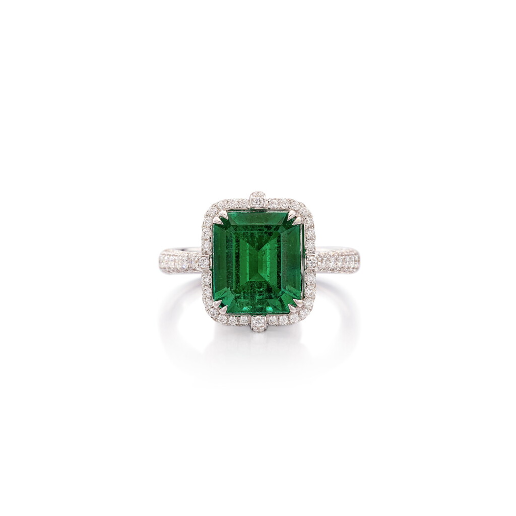 View full screen - View 1 of Lot 266. Emerald and Diamond Ring | 2.99克拉 天然「哥倫比亞穆索」無油祖母綠 配 鑽石 戒指.