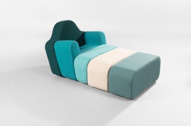View full screen - View 1 of Lot 50. Fauteuil Custom Slice et deux ottomans.