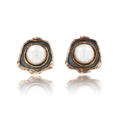 View full screen - View 1 of Lot 291. Pair of cultured pearl ear clips | Paire de clips d'oreille perles de culture.