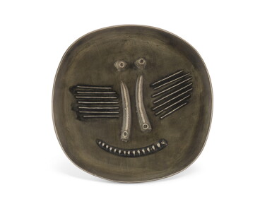 View full screen - View 1 of Lot 95. PABLO PICASSO | VISAGE AU NEZ PINCÉ (A. R. 440).