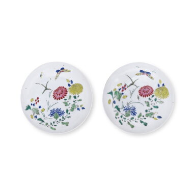 View full screen - View 1 of Lot 386. A pair of famille-rose 'chrysanthemum and butterfly' dishes, Marks and period of Yongzheng | 清雍正 粉彩蝶戀花圖小盤一對 《大清雍正年製》款.