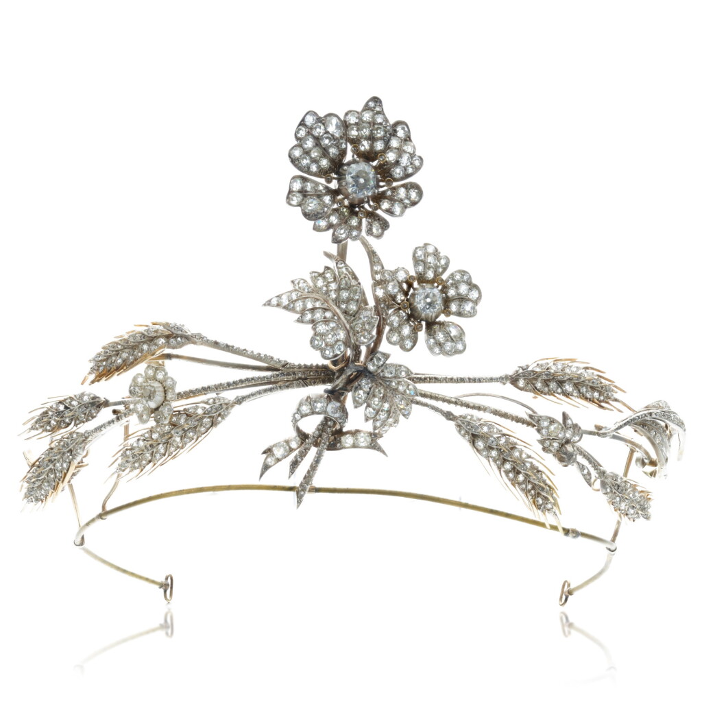 View full screen - View 1 of Lot 643. Diamond Tiara.