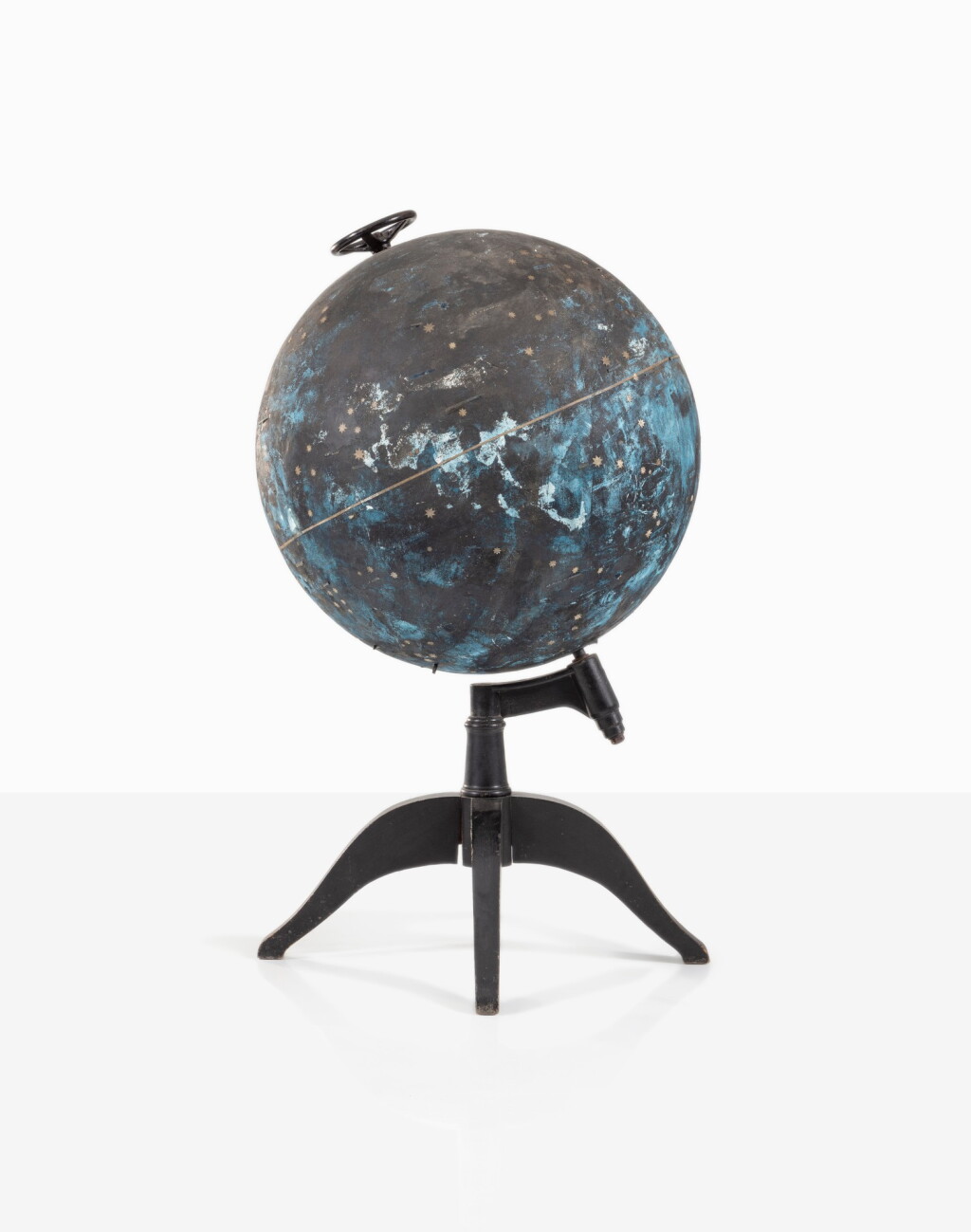 View full screen - View 1 of Lot 37. Globe Céleste sur pied .