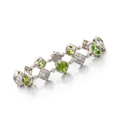 View full screen - View 1 of Lot 1653. Peridot and Diamond Bracelet | 蒂芙尼 | 橄欖石 配 鑽石 手鍊.